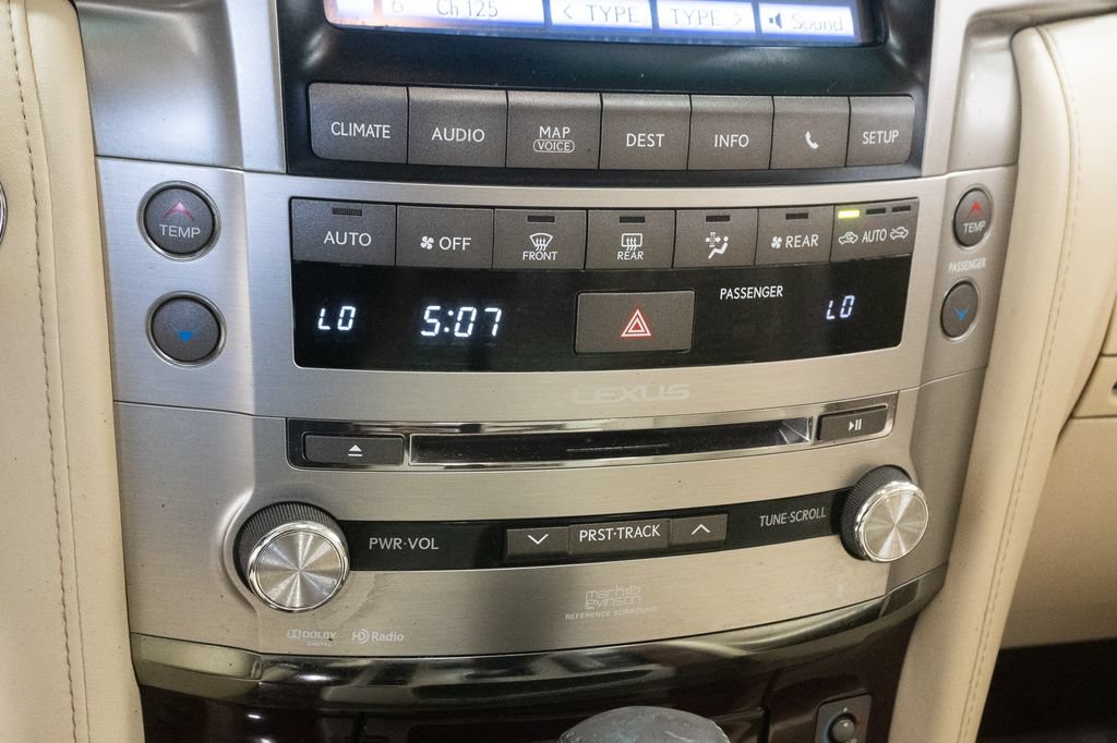 Used 2015 Lexus LX 570 4WD w/ Luxury Package image 22