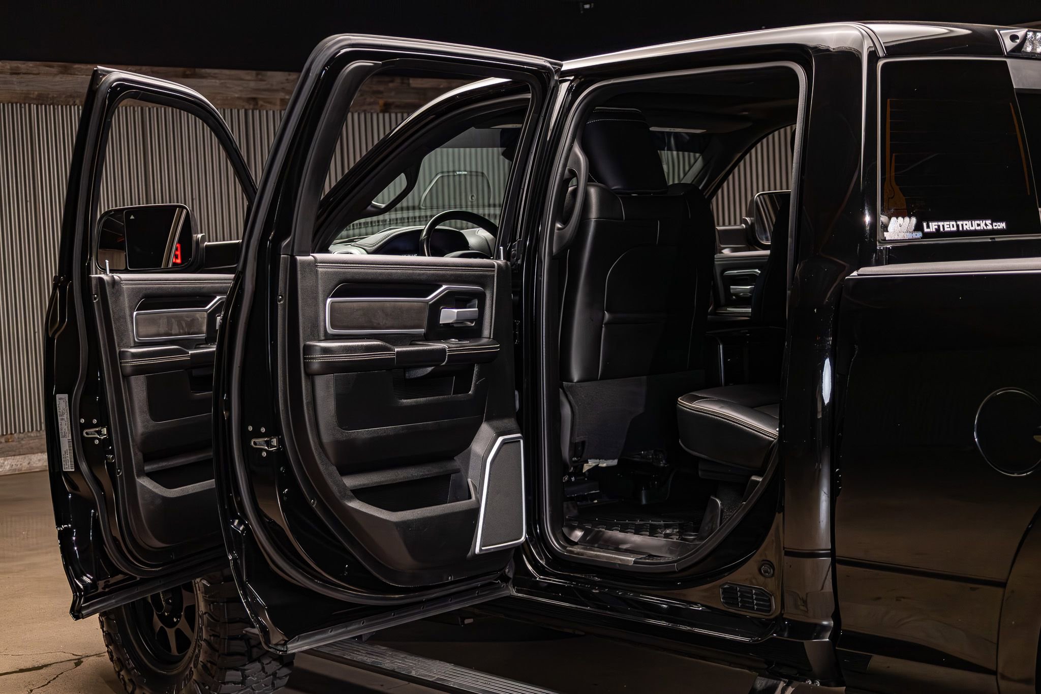 Used 2020 RAM 3500 Laramie image 28