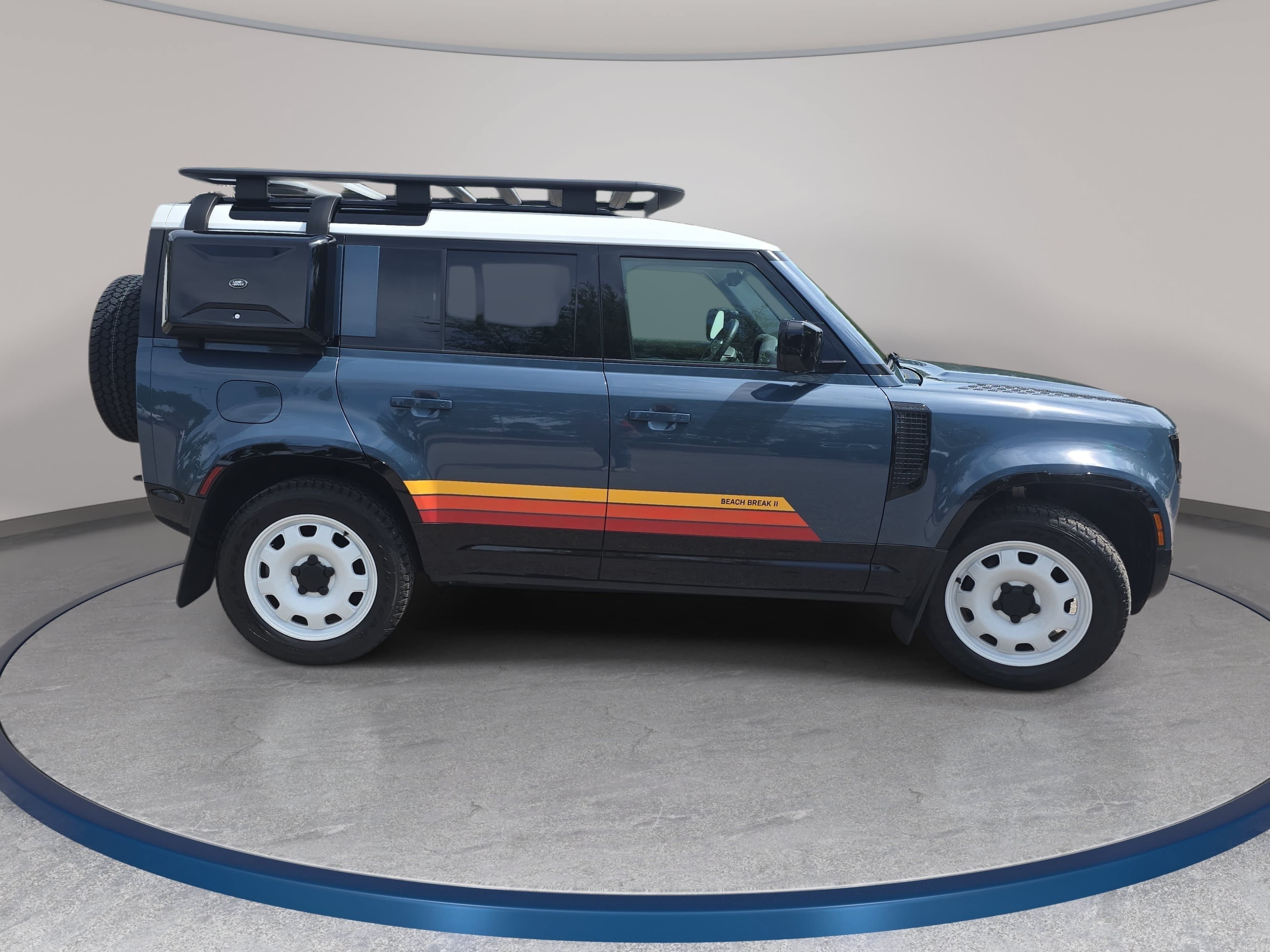 Certified 2025 Land Rover Defender 110 S AWD/4WD image 4