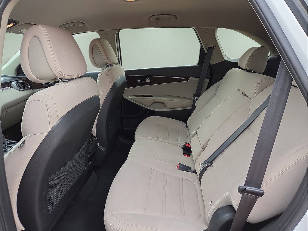 Used 2016 Kia Sorento LX image 17