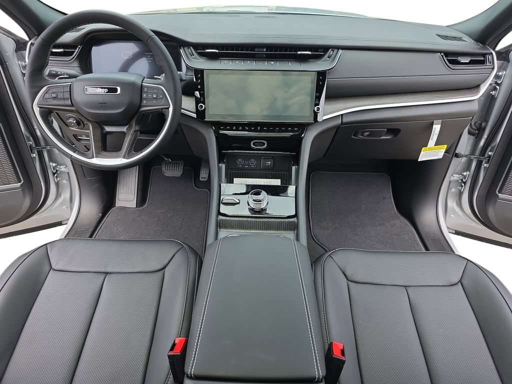 New 2026 Jeep Grand Cherokee L Limited AWD/4WD image 9