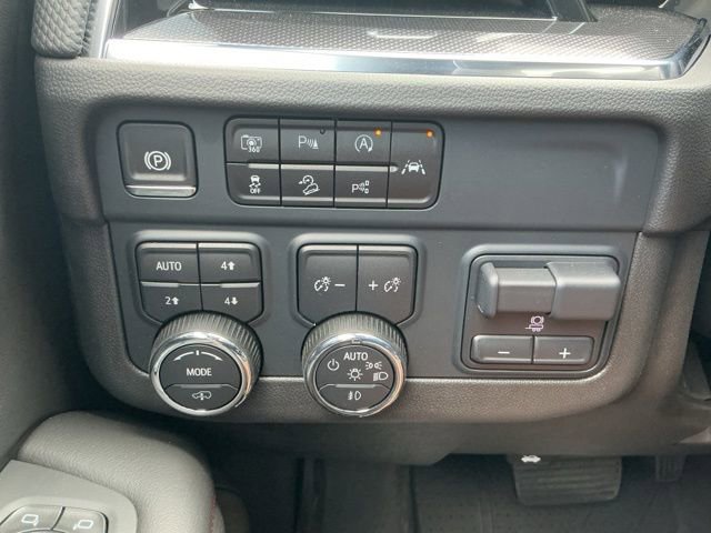 New 2025 Chevrolet Suburban RST w/ Advanced Technology Package image 19