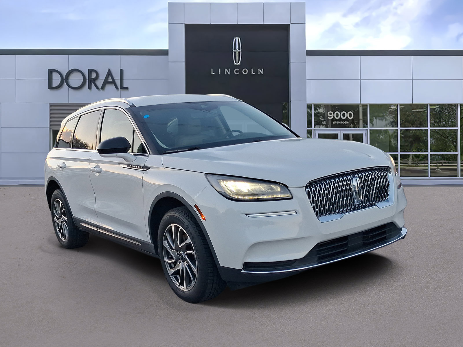 Used 2022 Lincoln Corsair FWD w/ Equipment Group 101A image 1