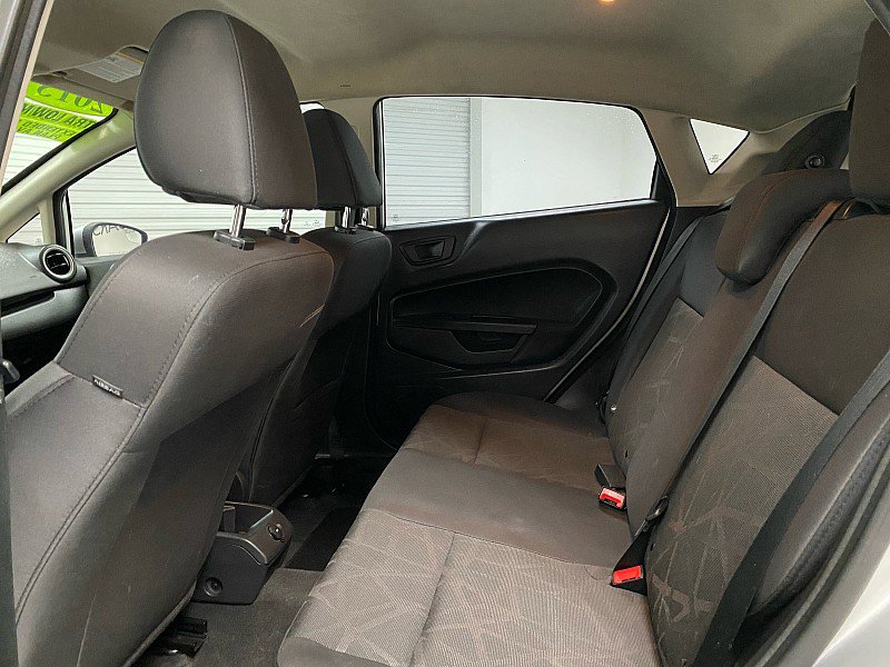 Used 2013 Ford Fiesta SE image 11