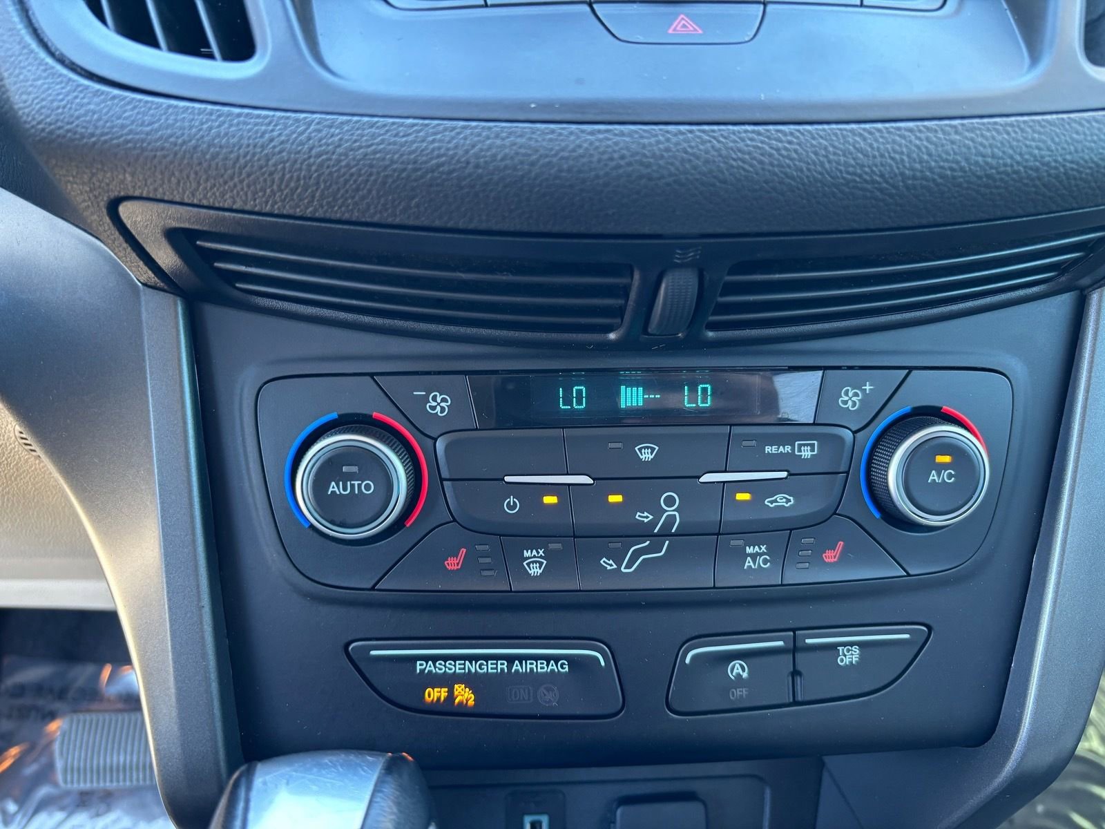 Used 2018 Ford Escape SEL image 25