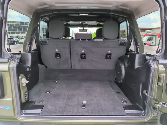 Used 2023 Jeep Wrangler Unlimited w/ Cold Weather Group image 16