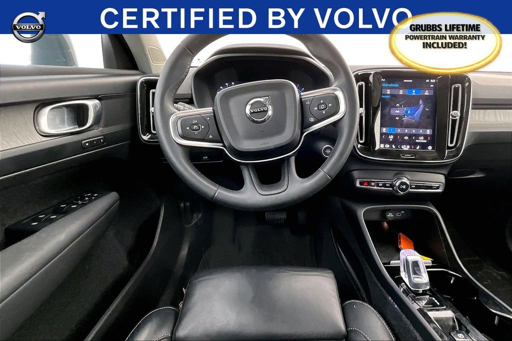 Used 2023 Volvo XC40 B4 Plus w/ Driver Assist Package image 8