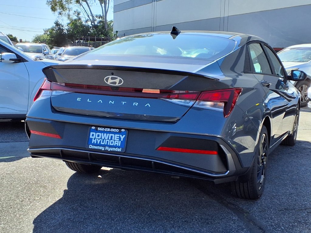 New 2026 Hyundai Elantra Sport FWD image 4