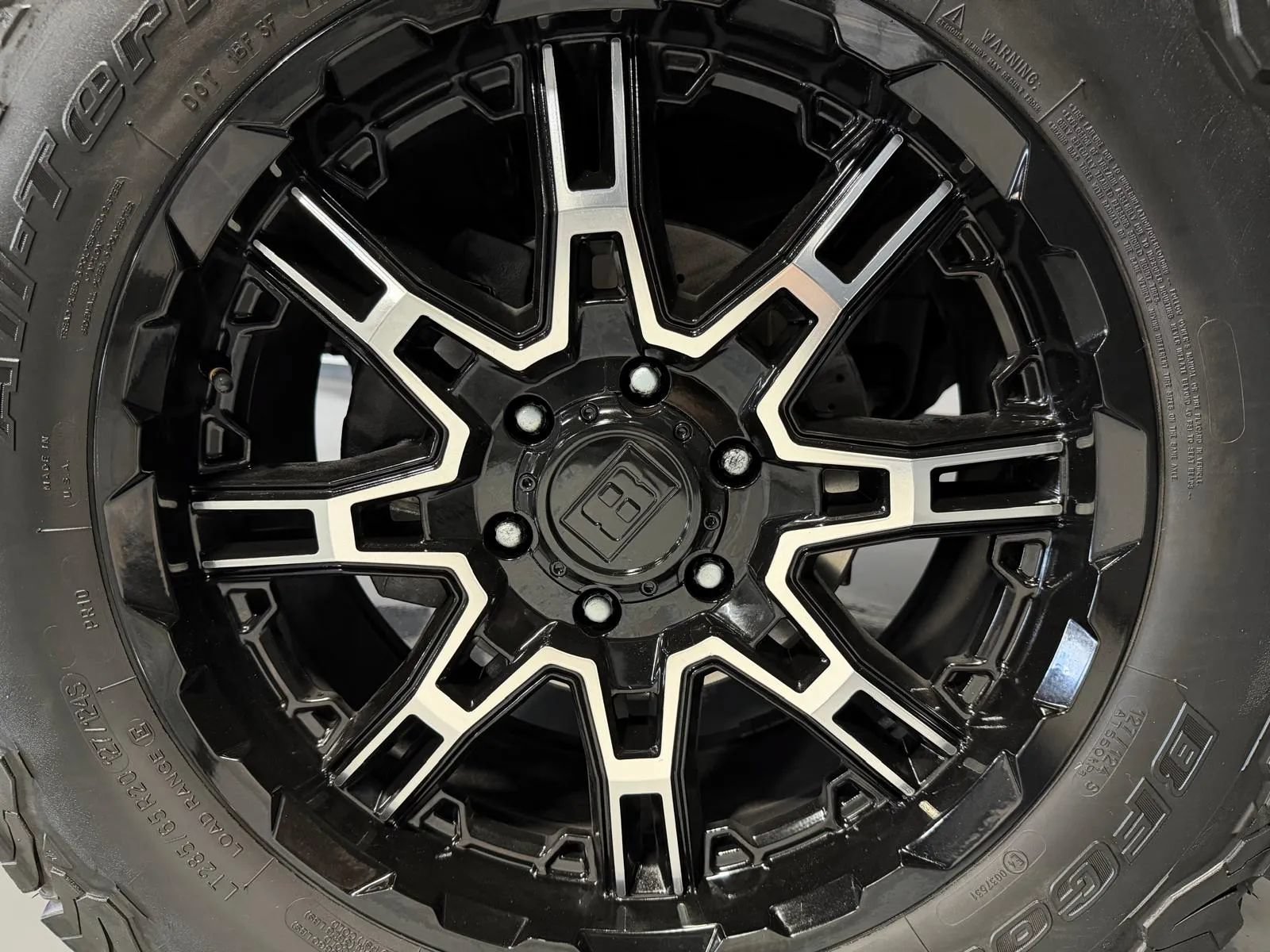 Used 2014 GMC Sierra 1500 Denali w/ Suspension Package, Off-Road AWD/4WD image 10