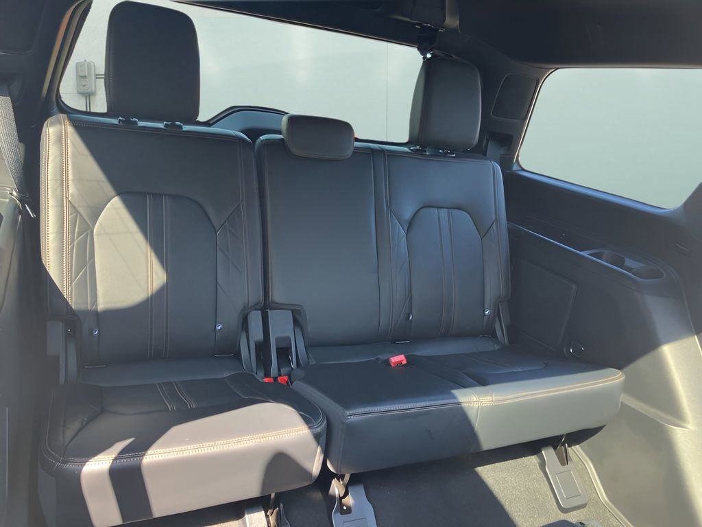 Used 2023 Ford Expedition Platinum image 39