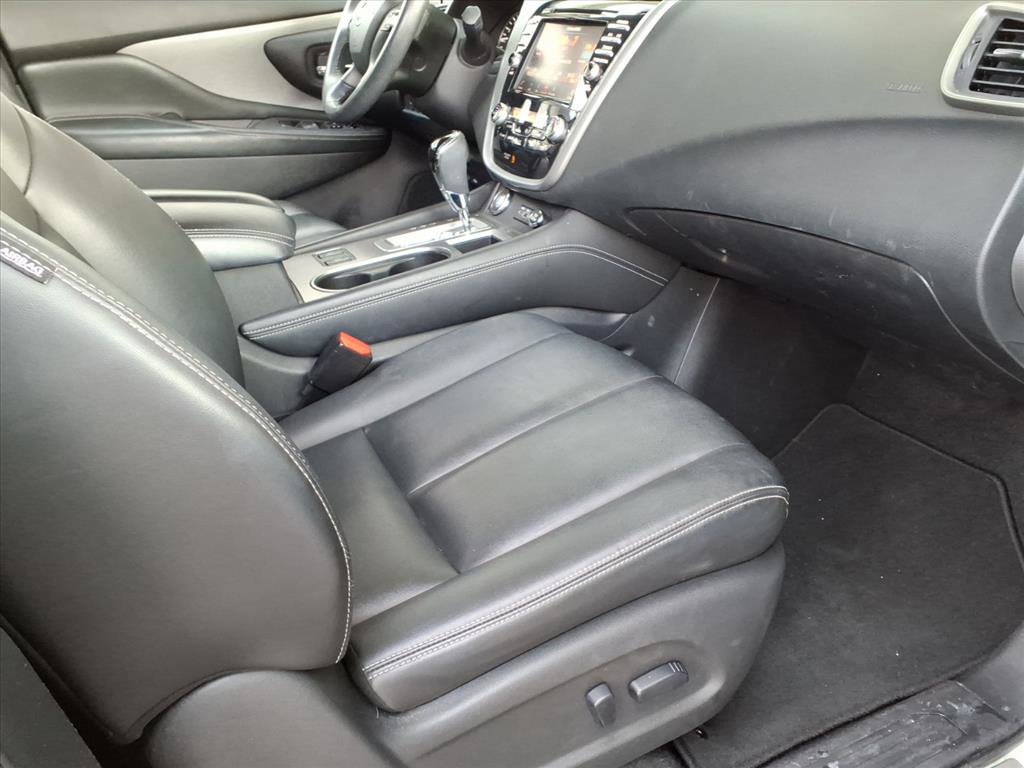 Used 2022 Nissan Murano SV w/ SV Midnight Edition Package image 9
