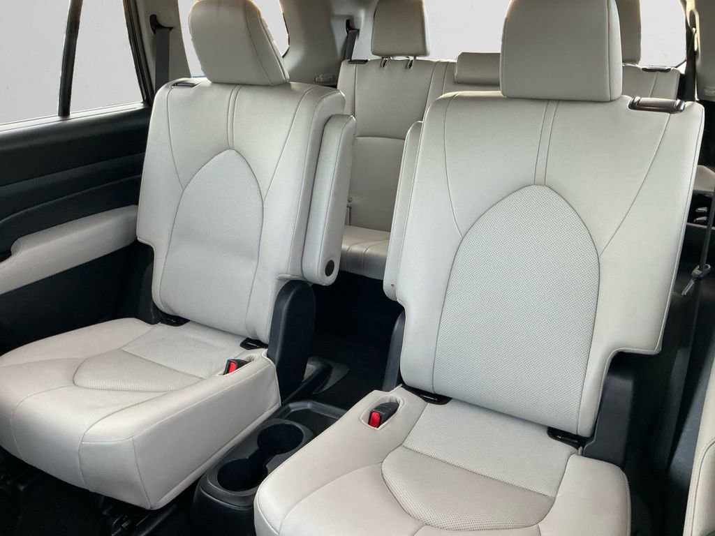 Used 2024 Toyota Grand Highlander XLE image 13