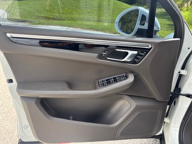 Used 2016 Porsche Macan S AWD/4WD image 9