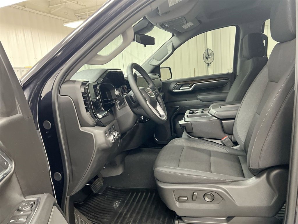 Certified 2025 GMC Sierra 1500 SLE w/ Max Trailering Package image 19