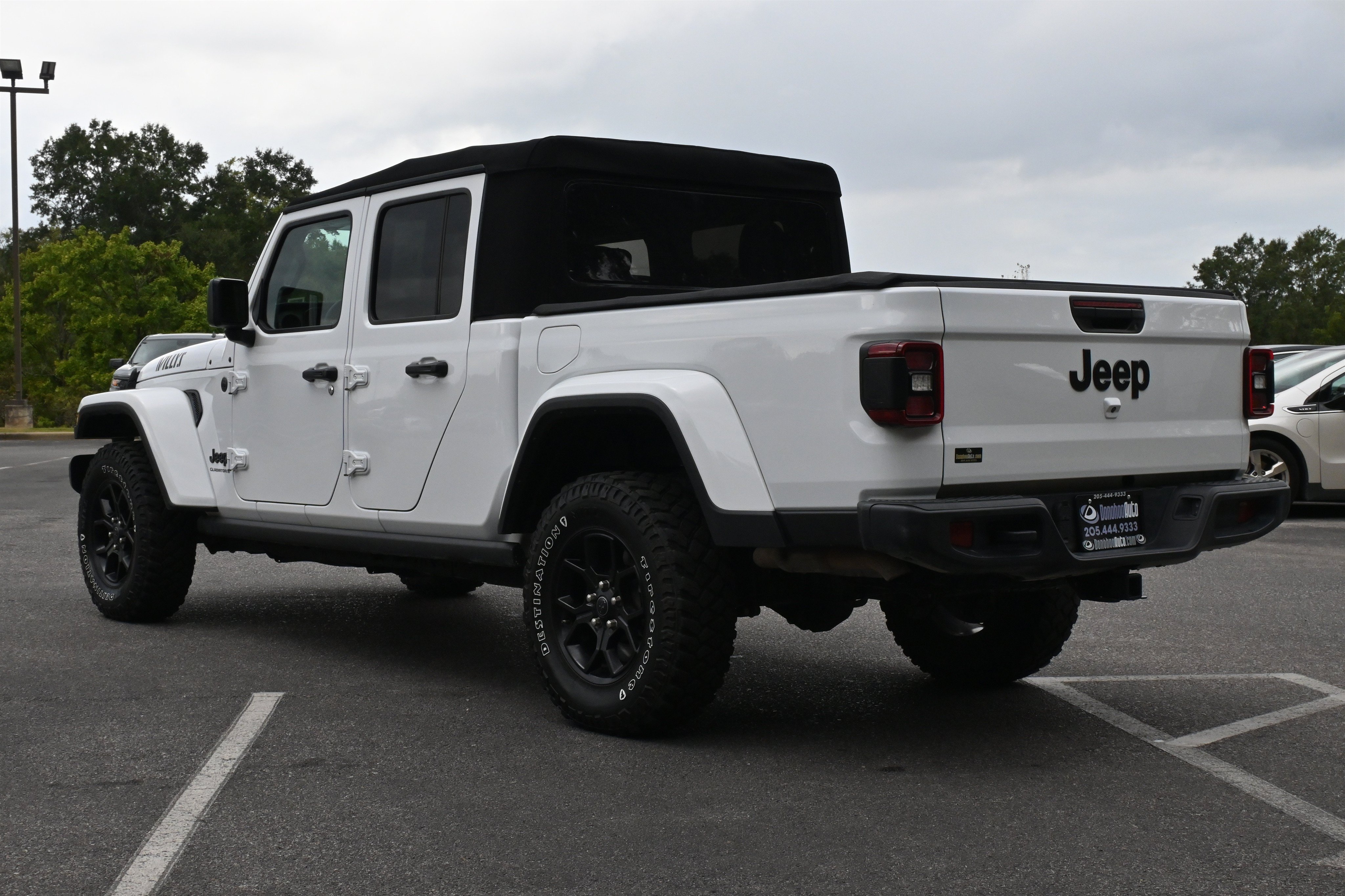 Used 2024 Jeep Gladiator Sport AWD/4WD image 7