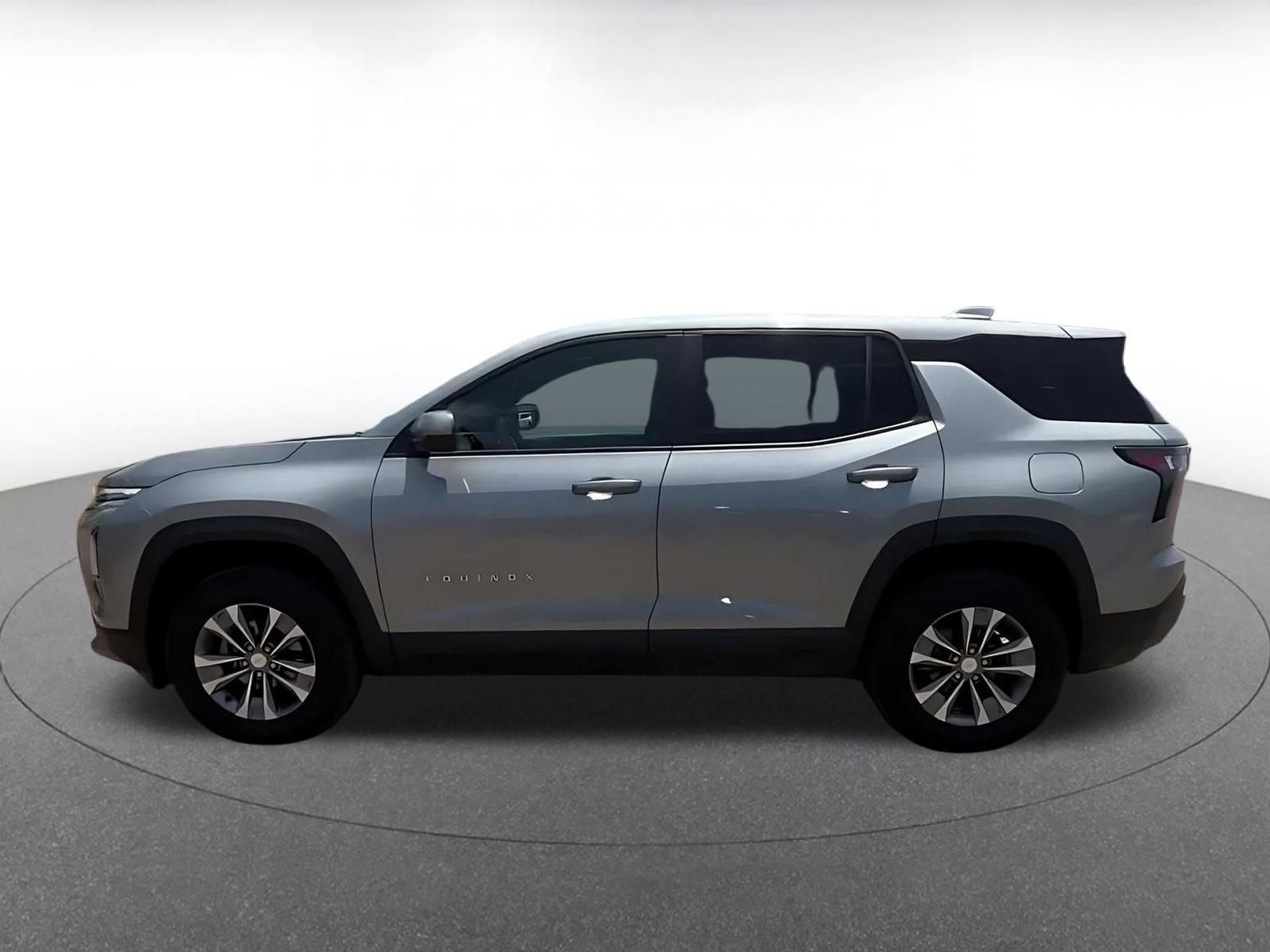 Used 2025 Chevrolet Equinox LT FWD image 9