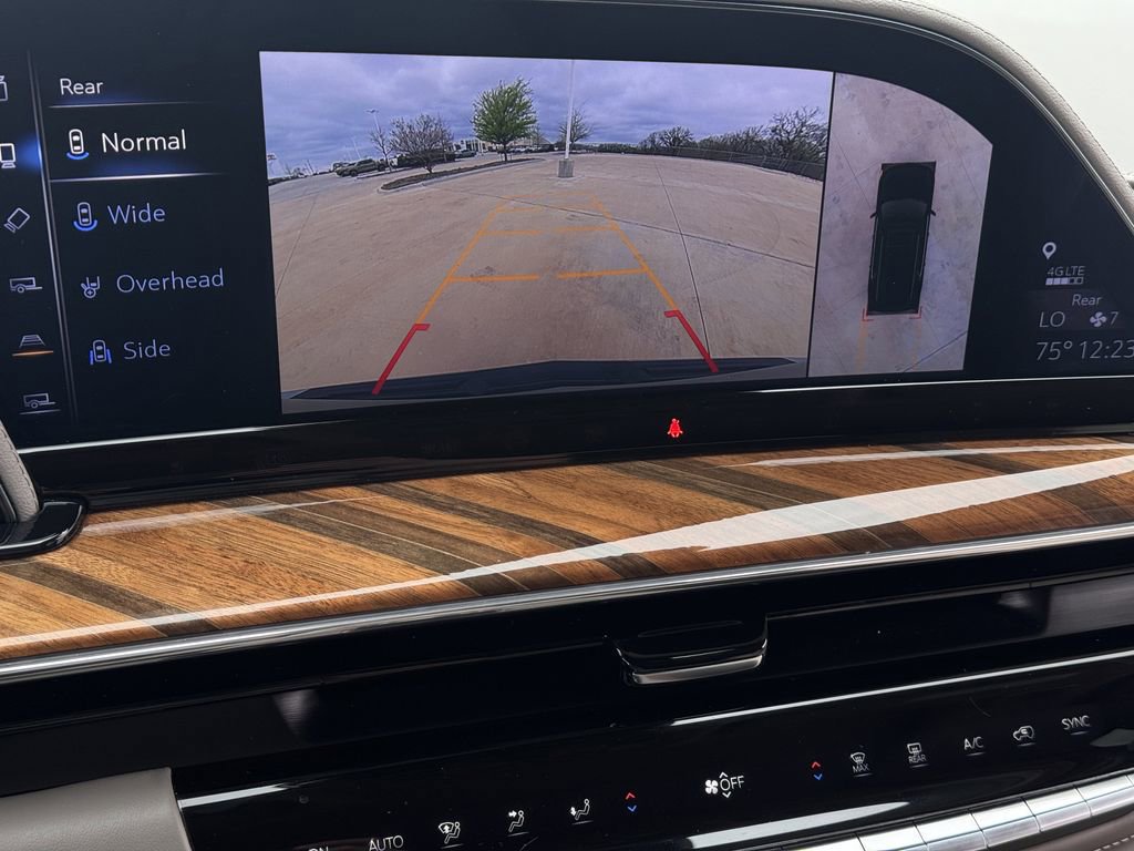 Used 2024 Cadillac Escalade Premium Luxury Platinum image 18