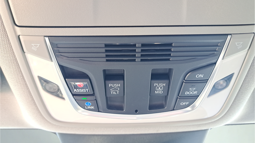 Used 2023 Acura MDX w/ Advance Package AWD/4WD image 18