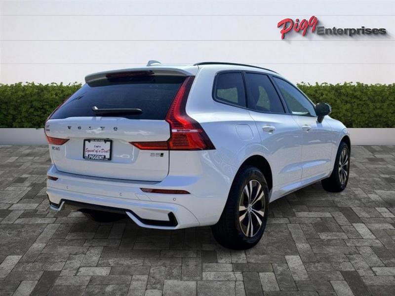 Used 2024 Volvo XC60 B5 Core w/ Protection Package Premier image 9