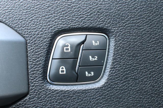 Used 2020 Ford F250 Lariat AWD/4WD image 11