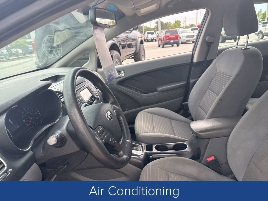 Used 2017 Kia Forte LX w/ LX Popular Package image 8