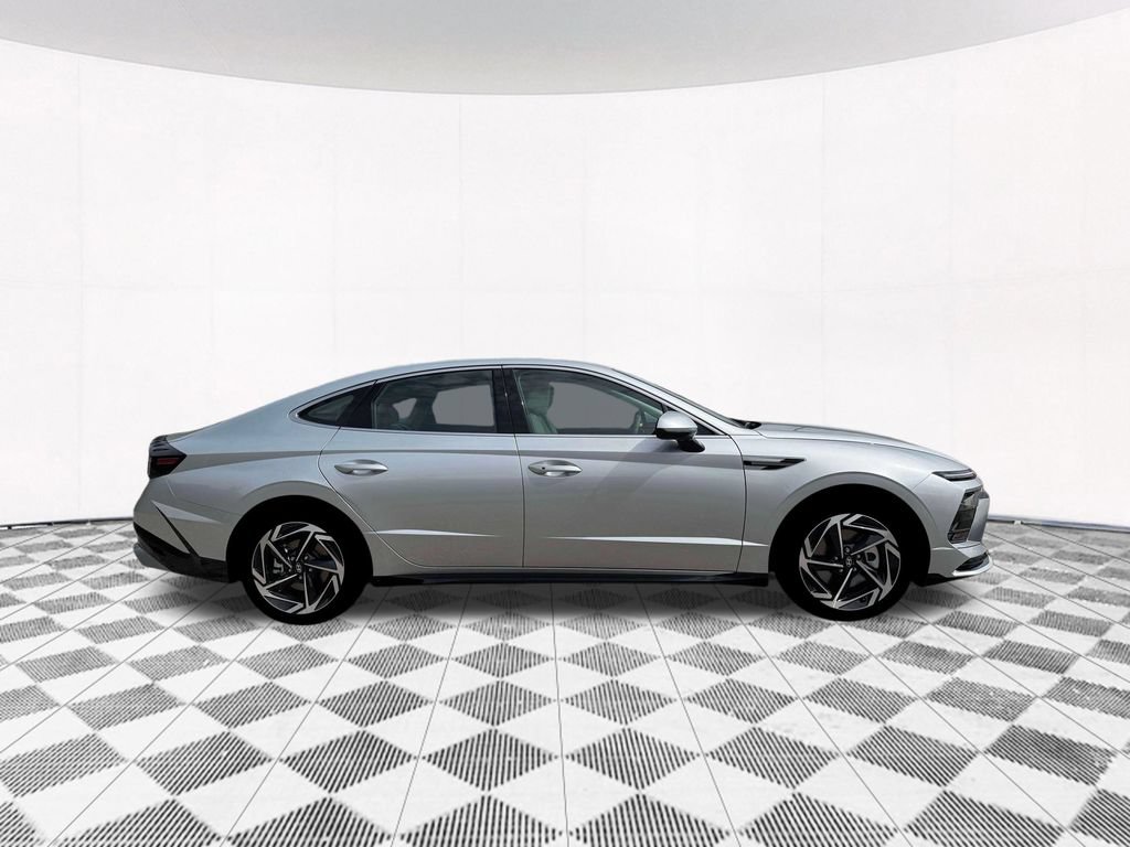 New 2026 Hyundai Sonata SEL FWD image 14