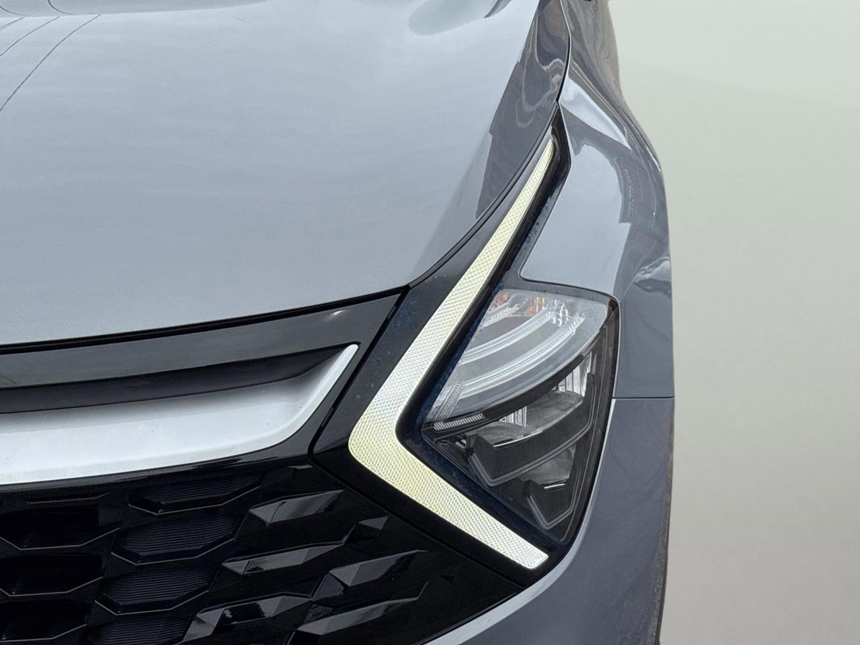 Used 2023 Kia Sportage EX image 10