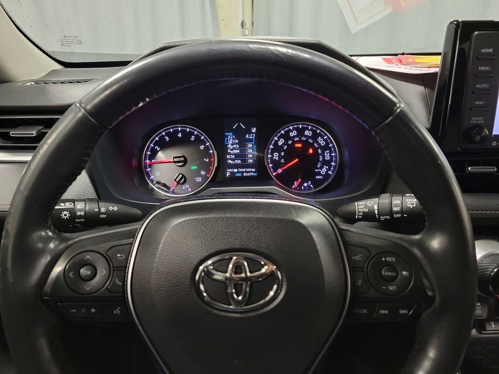Used 2021 Toyota RAV4 XLE Premium image 15