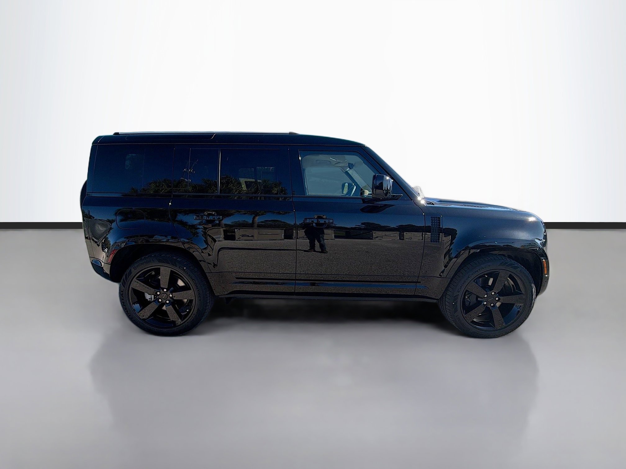 New 2026 Land Rover Defender 110 X-Dynamic SE image 6