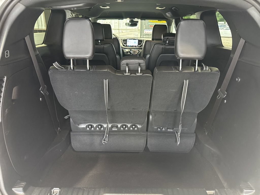 Used 2025 Chrysler Pacifica Select FWD image 10