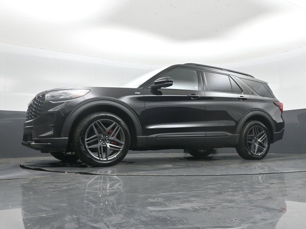 Used 2025 Ford Explorer ST-Line w/ ST-Line Street Pack image 30