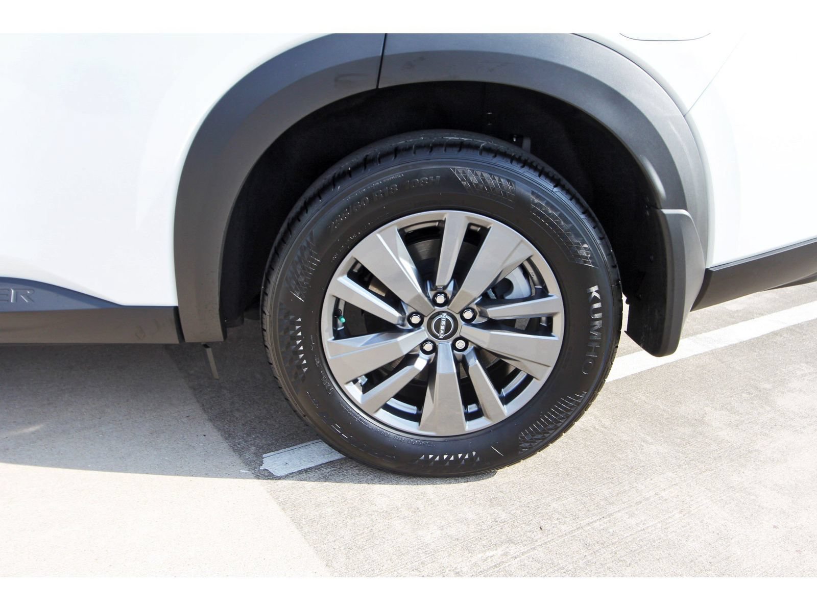 Certified 2025 Nissan Pathfinder SV FWD image 33