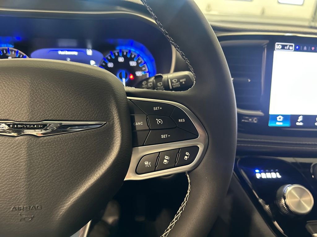 New 2026 Chrysler Pacifica Select FWD image 20