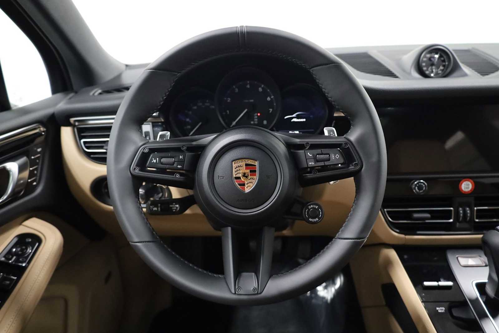 New 2026 Porsche Macan image 25