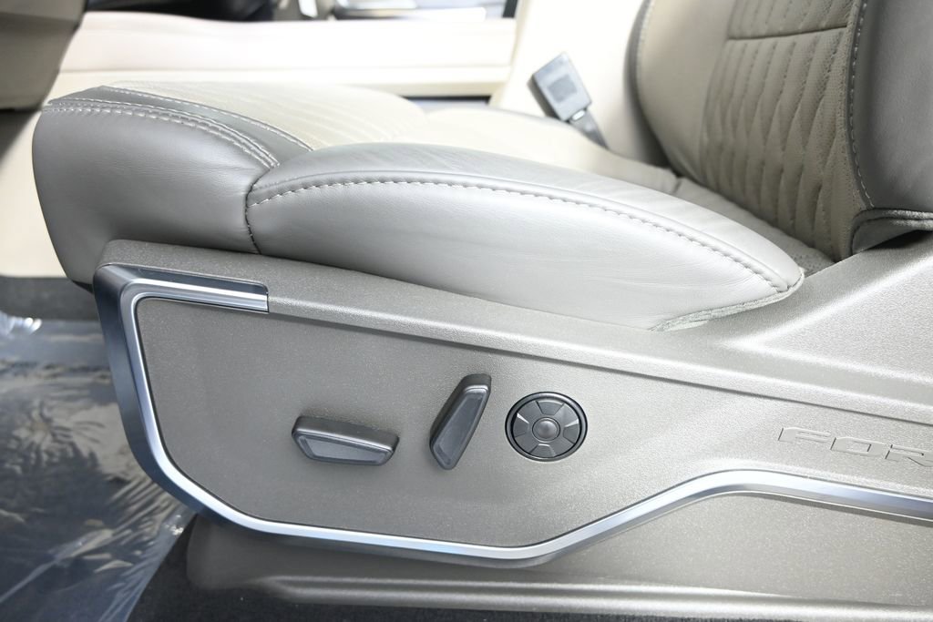 Used 2026 Ford F350 Platinum w/ Platinum Plus Package image 22