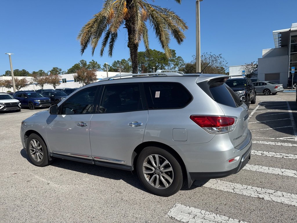 Used 2015 Nissan Pathfinder SL w/ SL Tech Package image 5