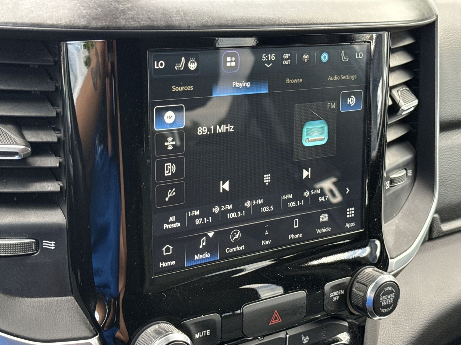 Used 2022 RAM 1500 Big Horn AWD/4WD image 18