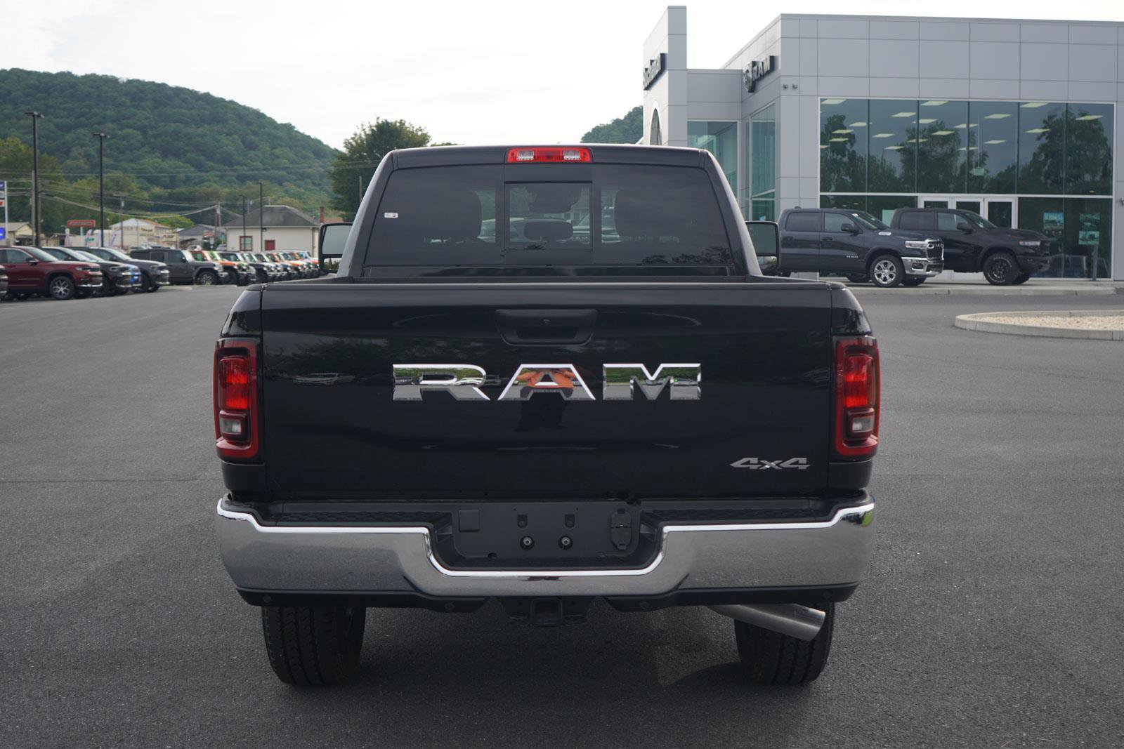 New 2025 RAM 2500 Tradesman AWD/4WD image 9