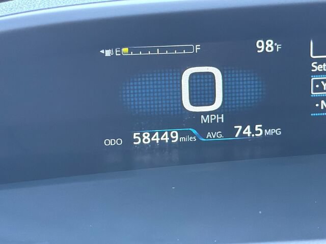 Used 2022 Toyota Prius Prime XLE FWD image 32