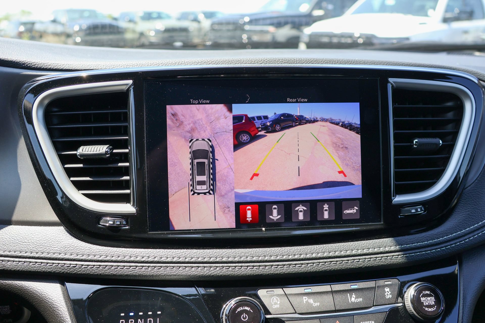 New 2027 Chrysler Pacifica Select FWD image 21
