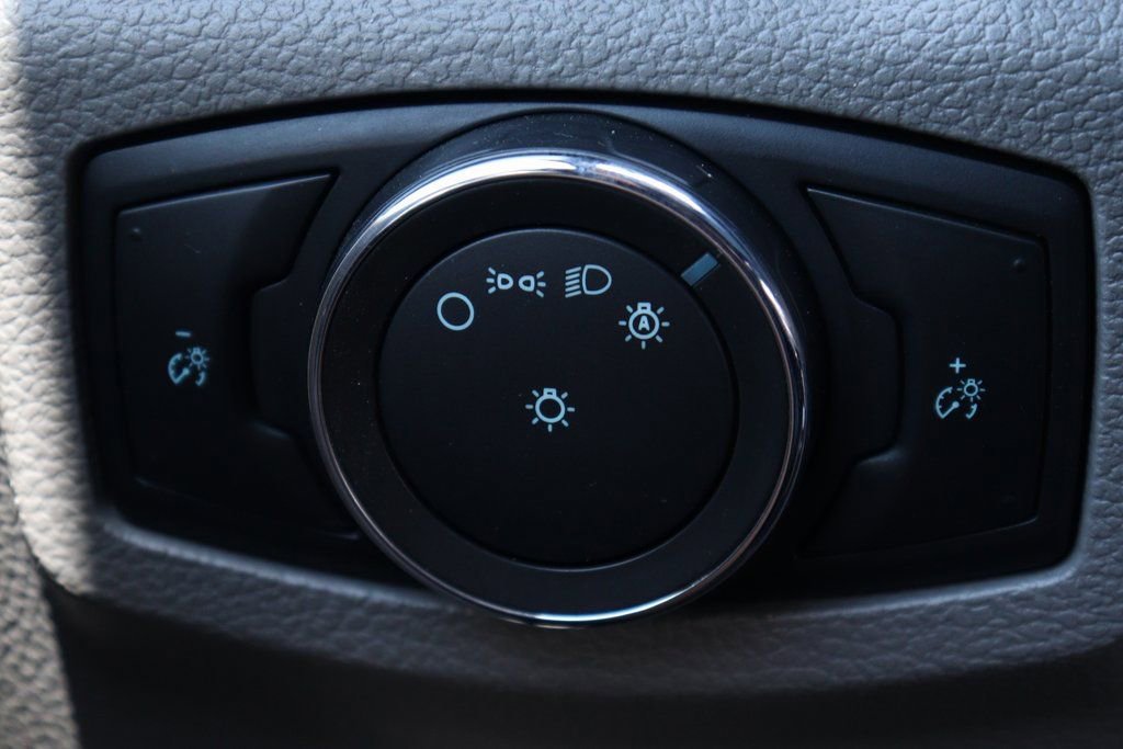 Used 2021 Ford F550 2WD Crew Cab Super Duty image 25