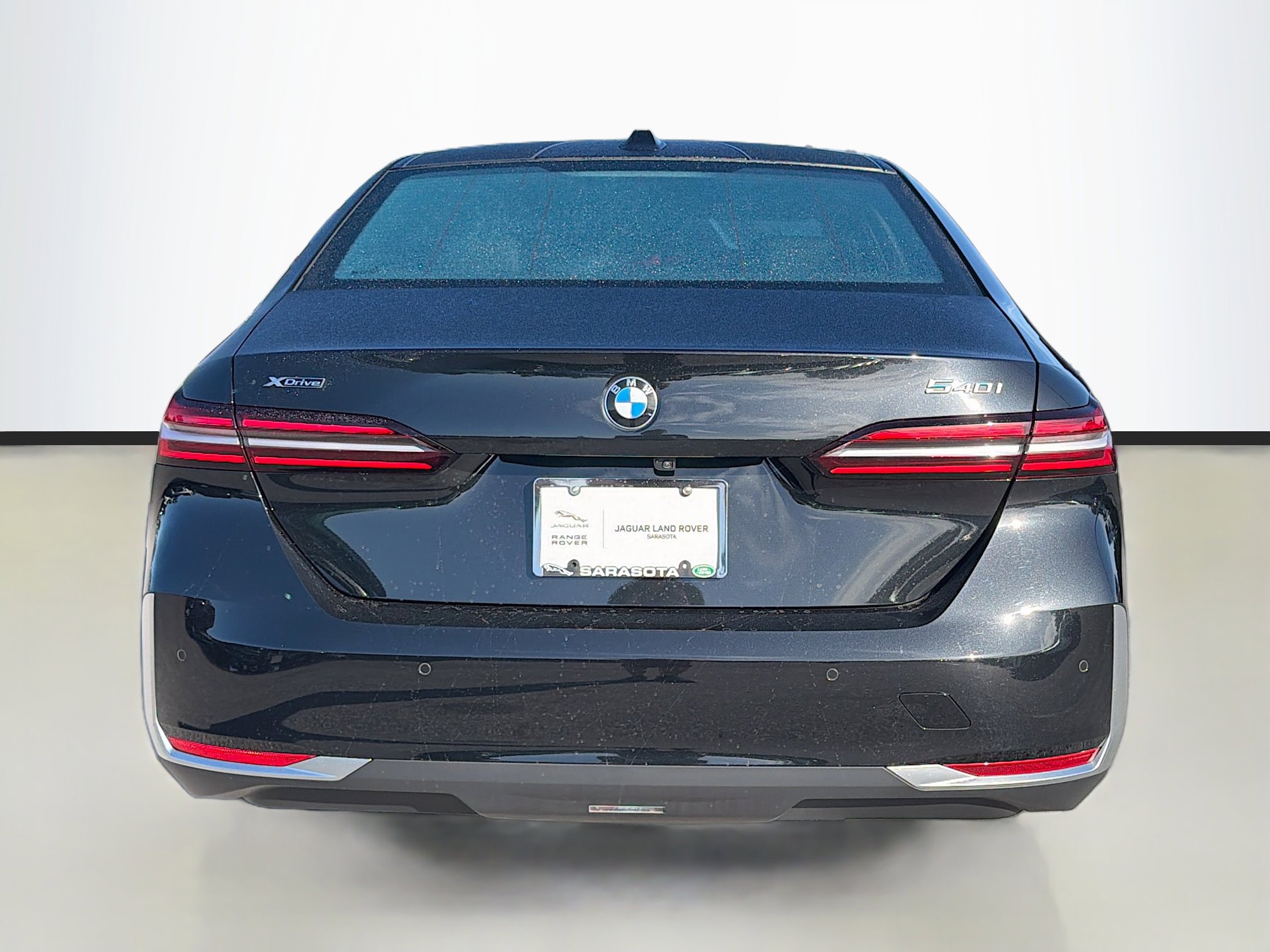 Used 2024 BMW 540i xDrive w/ Executive Package AWD/4WD image 4