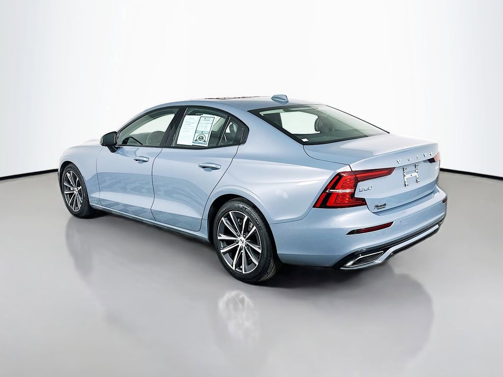 Used 2022 Volvo S60 B5 Momentum image 5