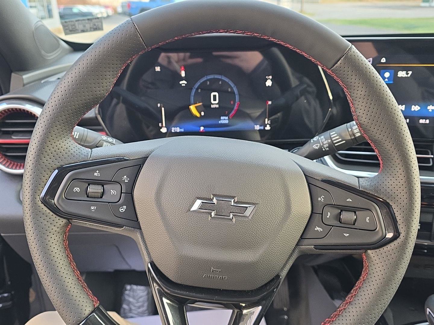 New 2025 Chevrolet Trax RS w/ Sunroof Package image 13