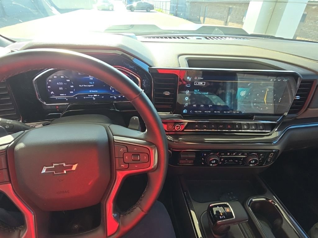 Used 2025 Chevrolet Silverado 1500 ZR2 image 11