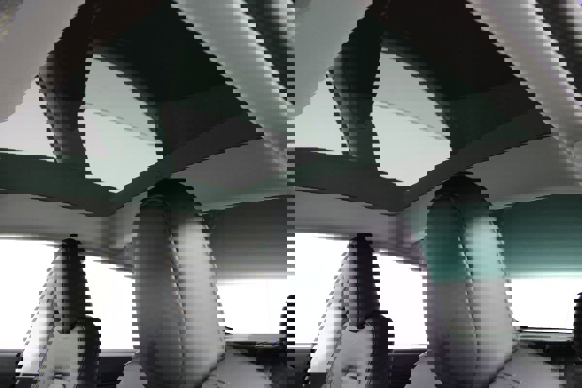 Used 2023 Tesla Model 3 Performance image 9