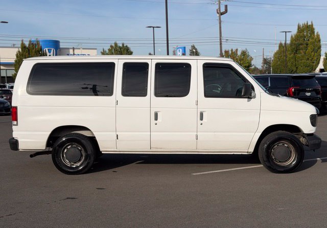 Used 1998 Ford E-150 and Econoline 150 Club Wagon RWD image 9