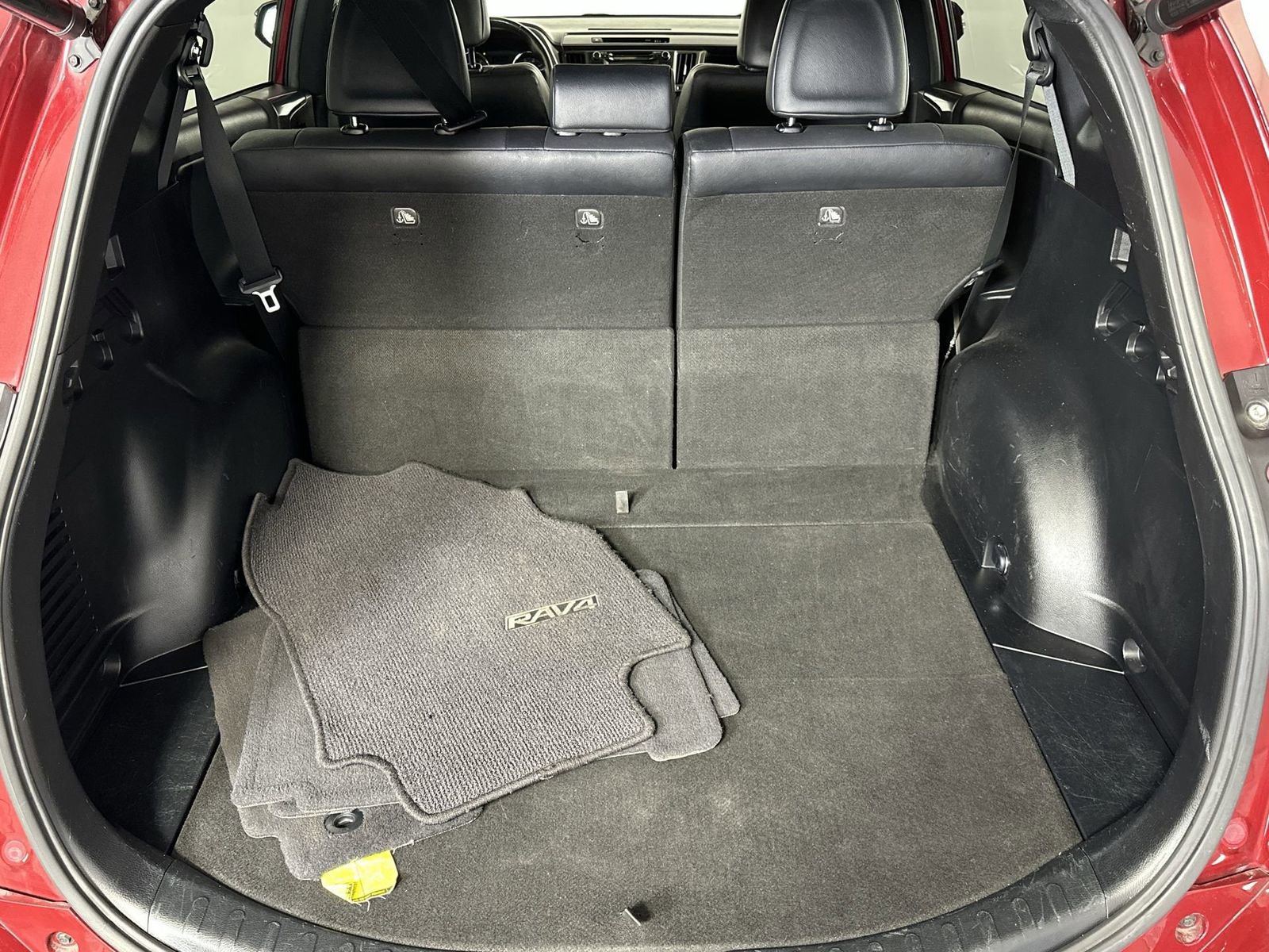 Used 2018 Toyota RAV4 SE w/ Power Extra Value Package FWD image 25