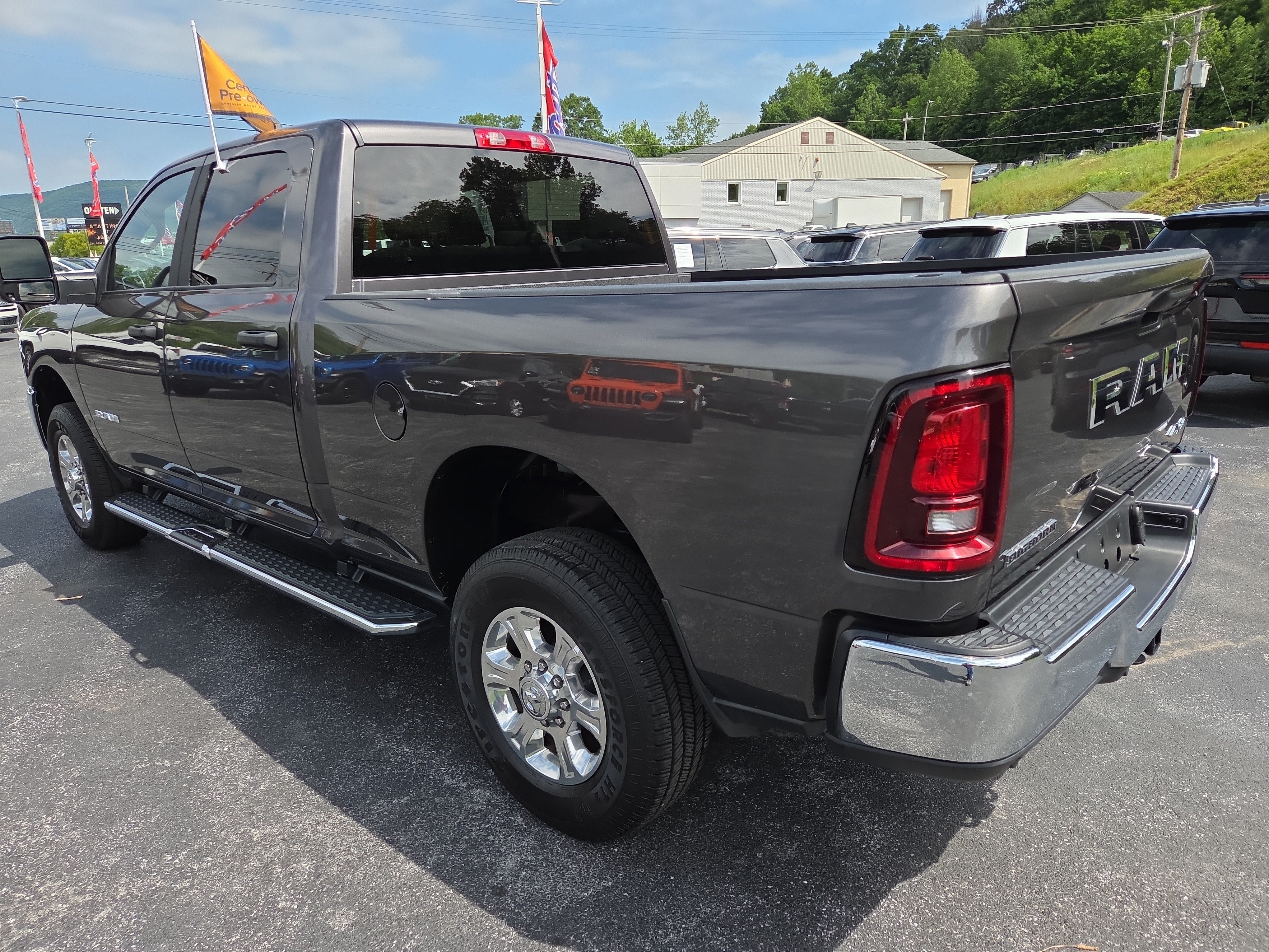 Certified 2025 RAM 2500 Big Horn AWD/4WD image 6