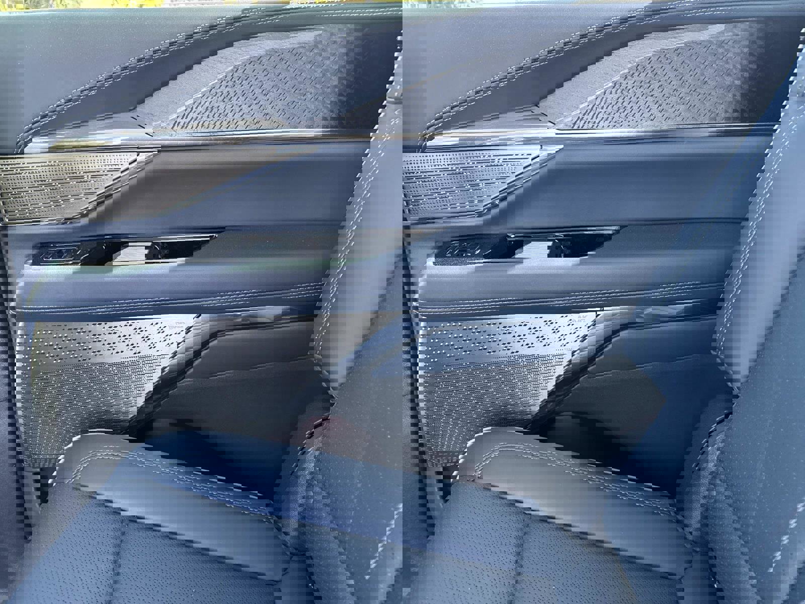 New 2025 Cadillac Escalade IQ Sport 2 image 15